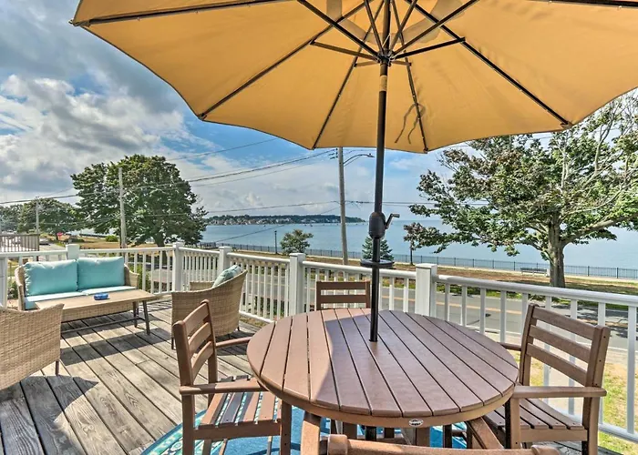 Walkable New Haven Retreat W/ Ocean Views!