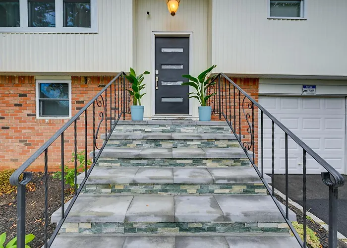 Bay Shore Vacation Rental ~ 7 Mi To The Beach